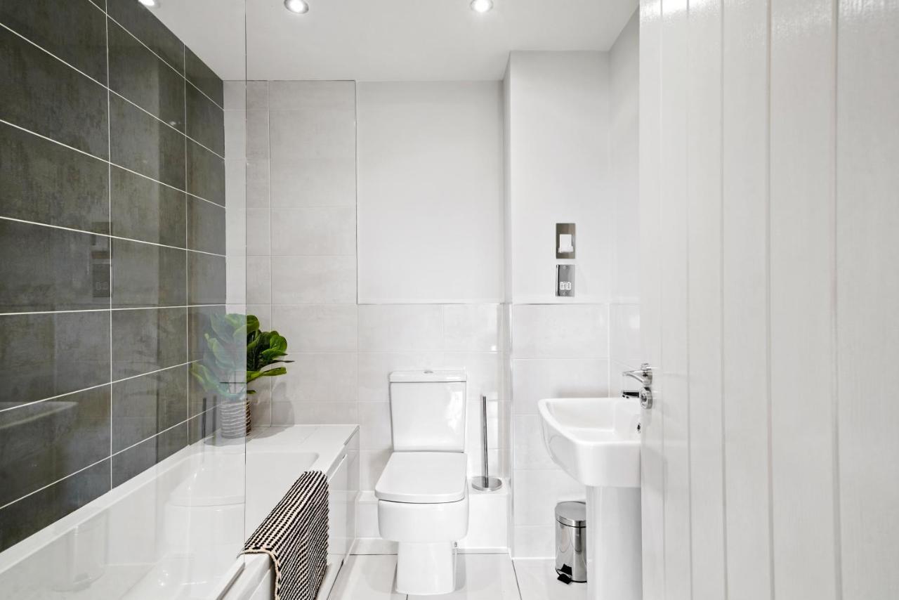 Stunning 2 Bedroom Apartment Leeds  Exterior photo